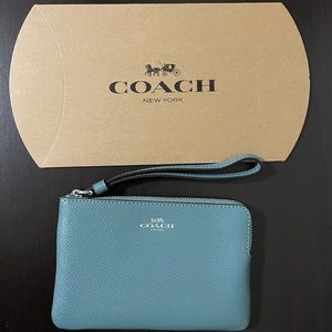 NWT Coach wristlet wallet